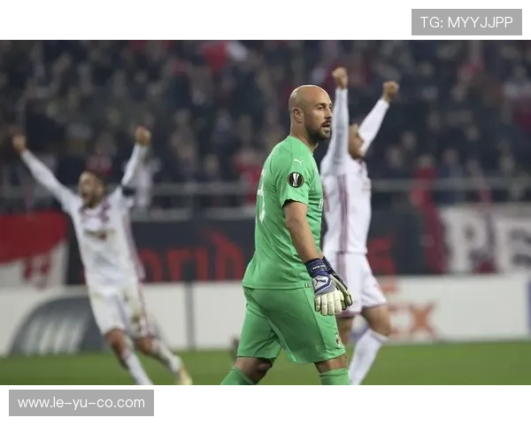 西班牙名将雷纳再成焦点：门神风采回顾