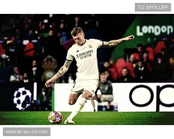 托尼·克罗斯:德国中场大师的非凡技艺与足球智慧 托尼·克罗斯:德国中场大师的非凡技艺与足球智慧